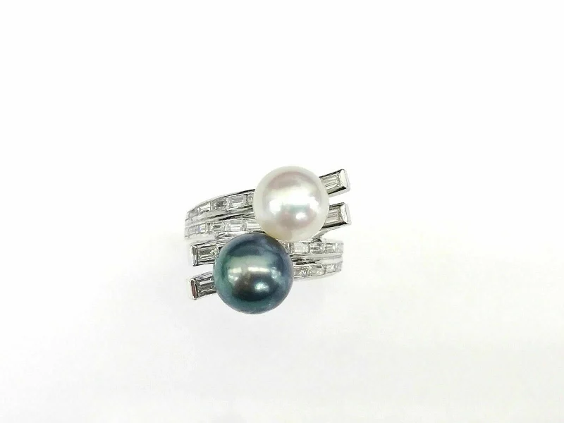 vintage sapphire ring for women -Green & White Round Pearl Ring with Crossed Baguette Diamonds in 18K White Gold