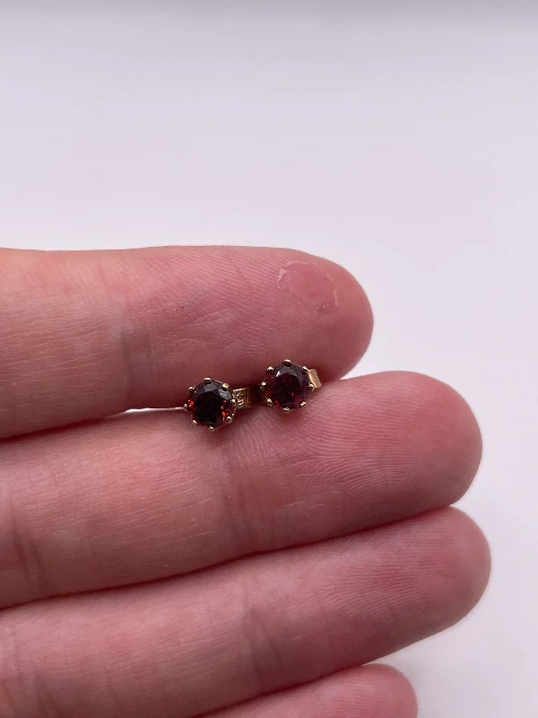 Simple gold stud earrings for subtle shine -9ct gold garnet earrings