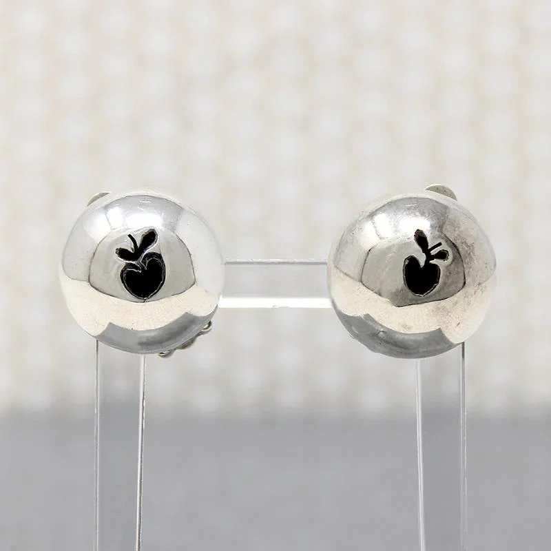 Pearl hoop earrings for a chic look -Cheerful Silver Dome Earrings with Onyx Apples