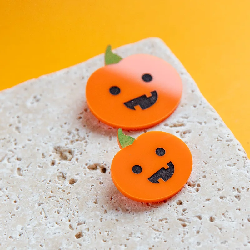 Unique ear cuffs with intricate designs -Happy Pumpkin Brooch