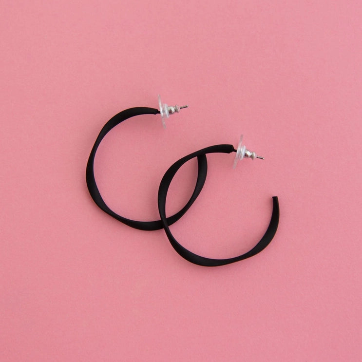 Cute animal-shaped drop earrings for playful charm -Twisted Hoop Earring Midi Black